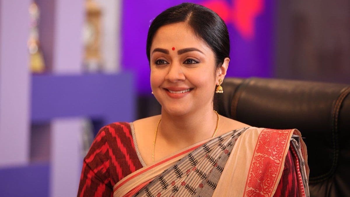 'A bold and versatile actress': Fans pay their tribute to South Indian actress, Jyothika as she turns 43 today - Vimarsana News