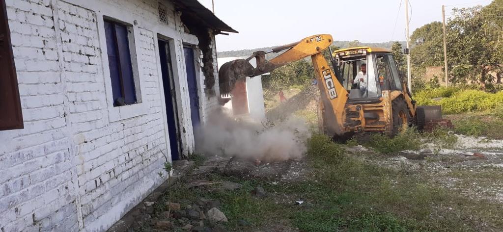 Madhya Pradesh: IMC removes encroachment by woman priest - Vimarsana News