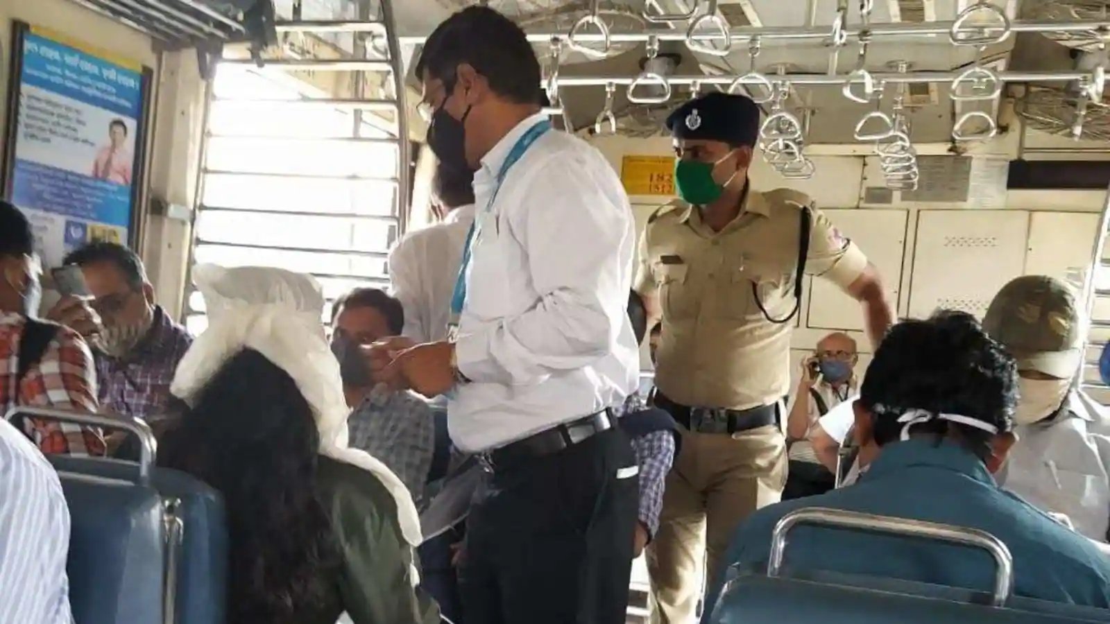 Mumbai: Central Railway catches 31.10 lakh ticketless travellers from April 2021 to February 2022, collects Rs.186.53 crore in fines - Vimarsana News