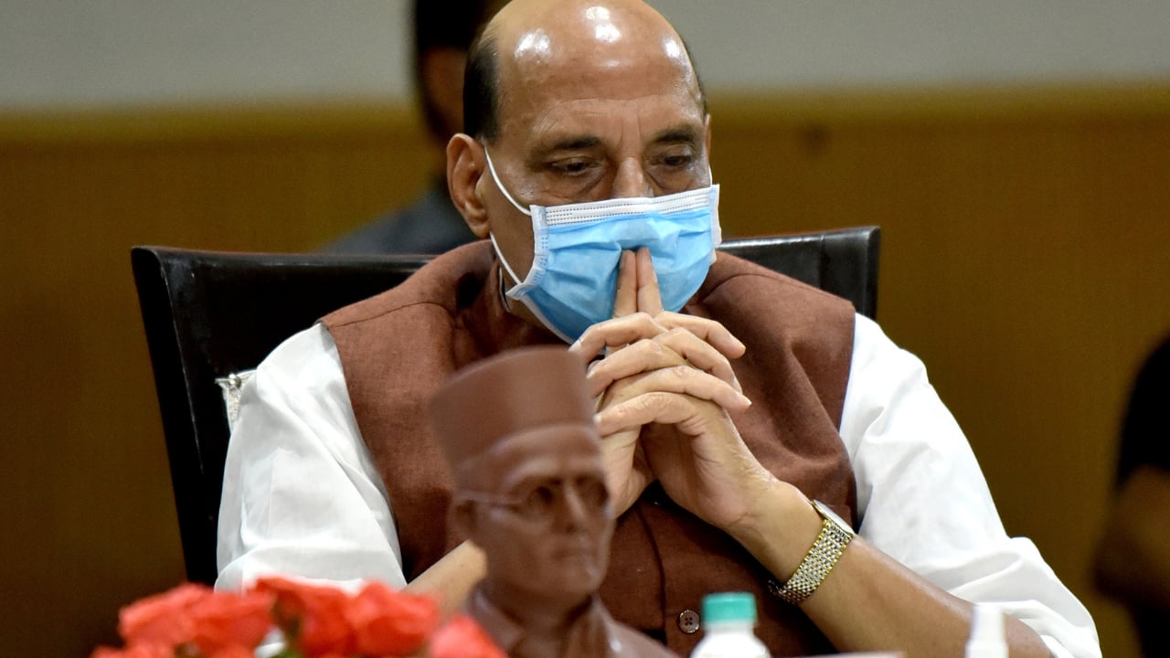 'Gandhi asked Savarkar to file mercy pleas': Rajnath Singh's claim questioned by netizens - Vimarsana News