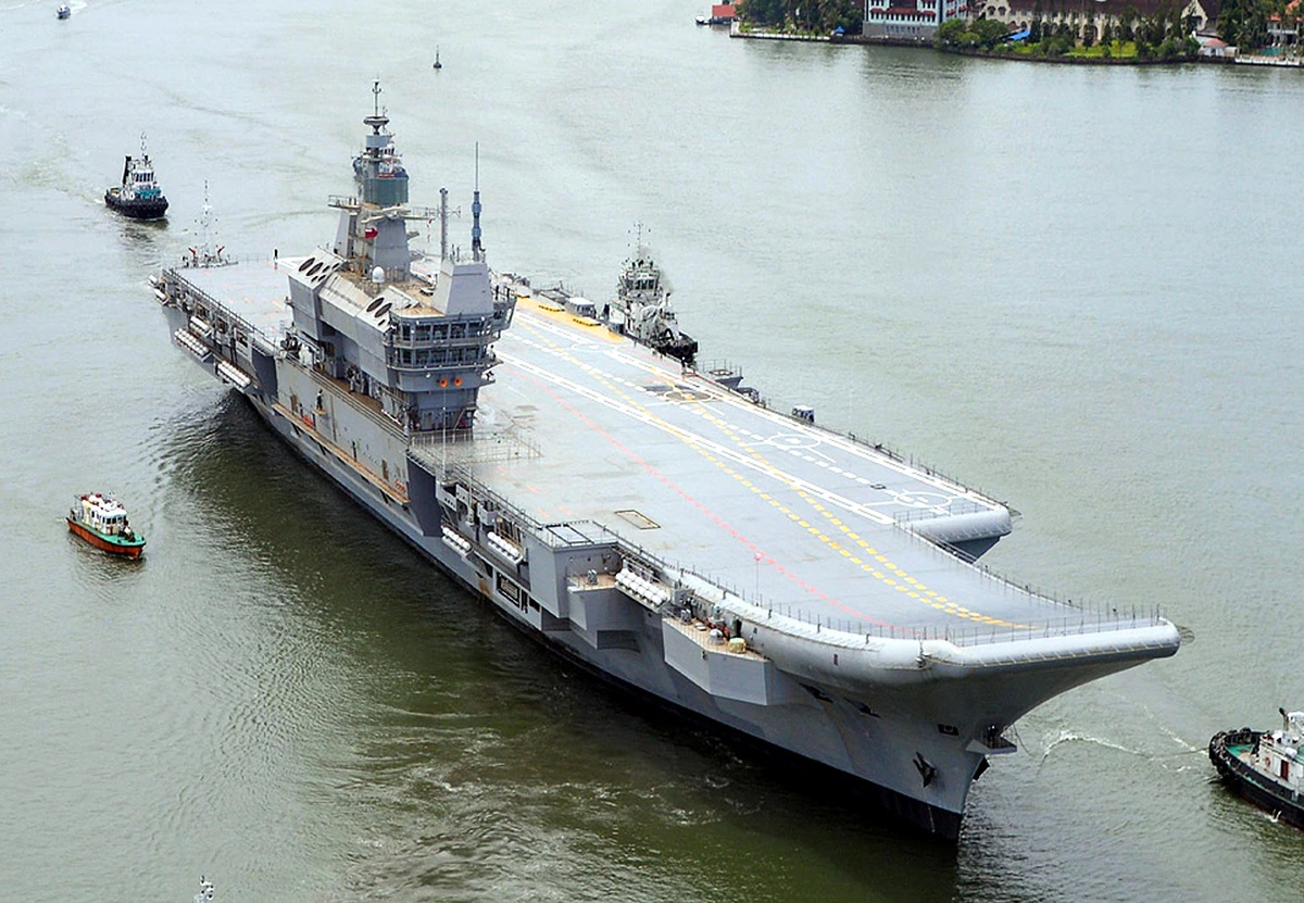Union Shipping Minister Sarbananda Sonowal boards INS carrier Vikrant to review progress of its sea trials: Navy - Vimarsana News