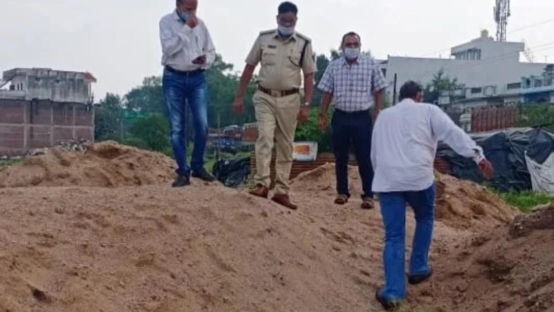 Madhya Pradesh: Two tankers filled with biodiesel seized, action against 15 sand-filled trucks - Vimarsana News