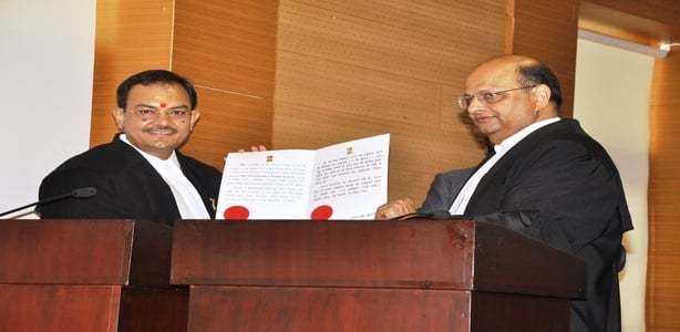 Madhya Pradesh: Purushendra Kaurav administered oath as High Court Judge - Vimarsana News