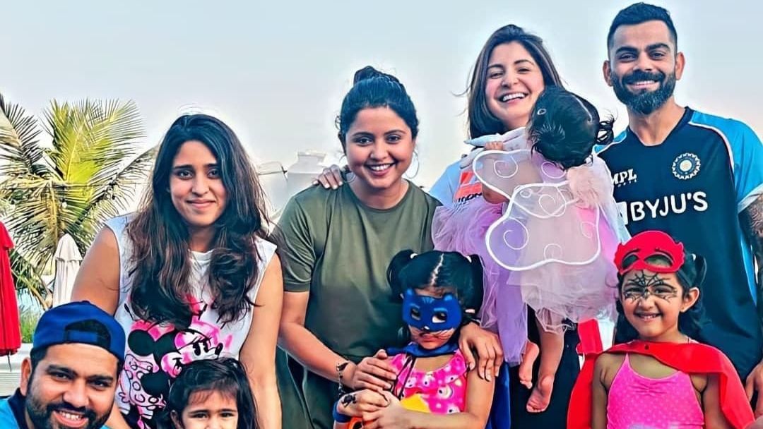 Photos: Anushka Sharma-Virat Kohli's daughter Vamika turns fairy for Halloween party in UAE - Vimarsana News