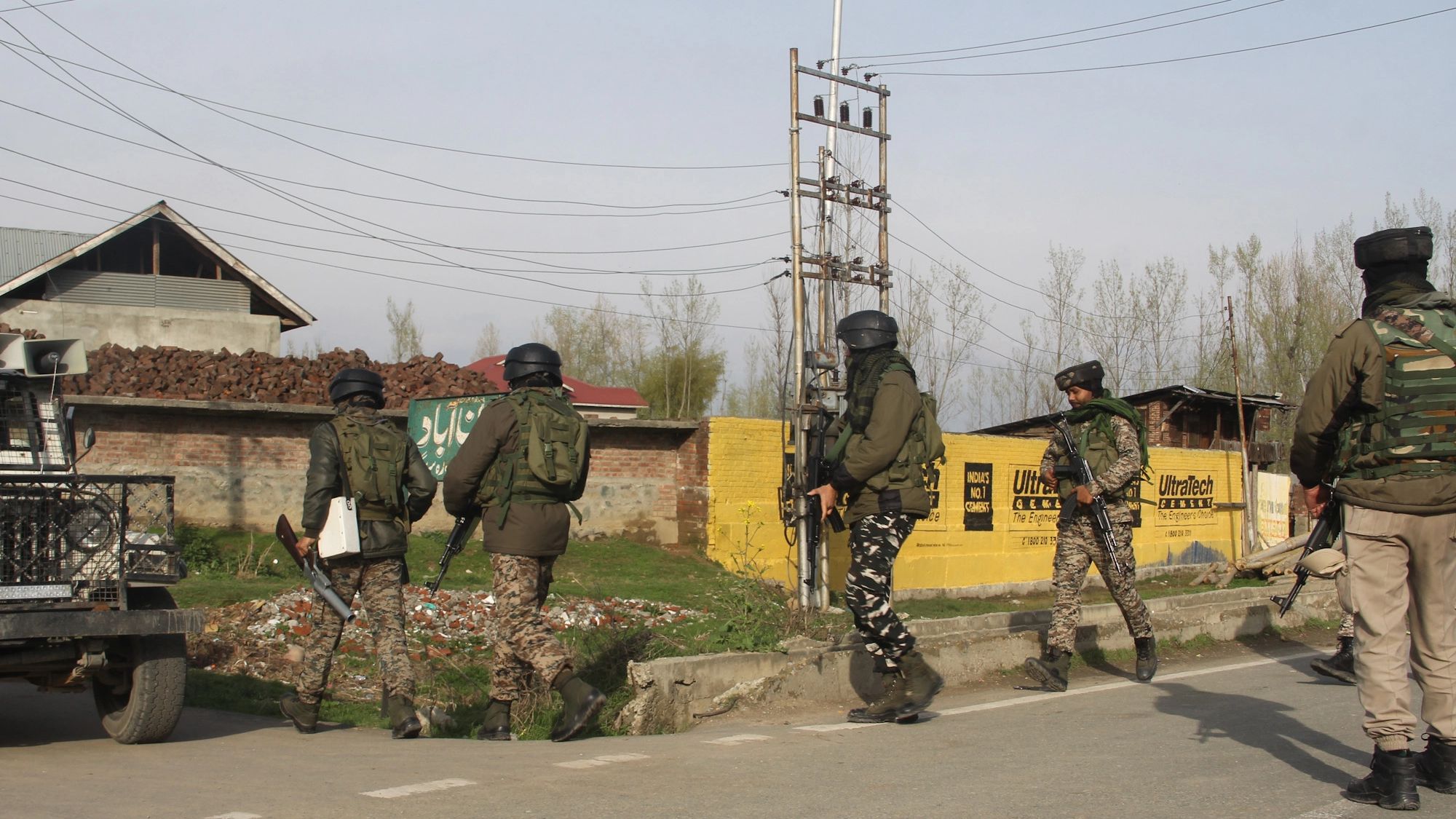 Civilian killings in J&K: Additional paramilitary forces deployed, bunkers set up in Srinagar to curb militant attacks - Vimarsana News