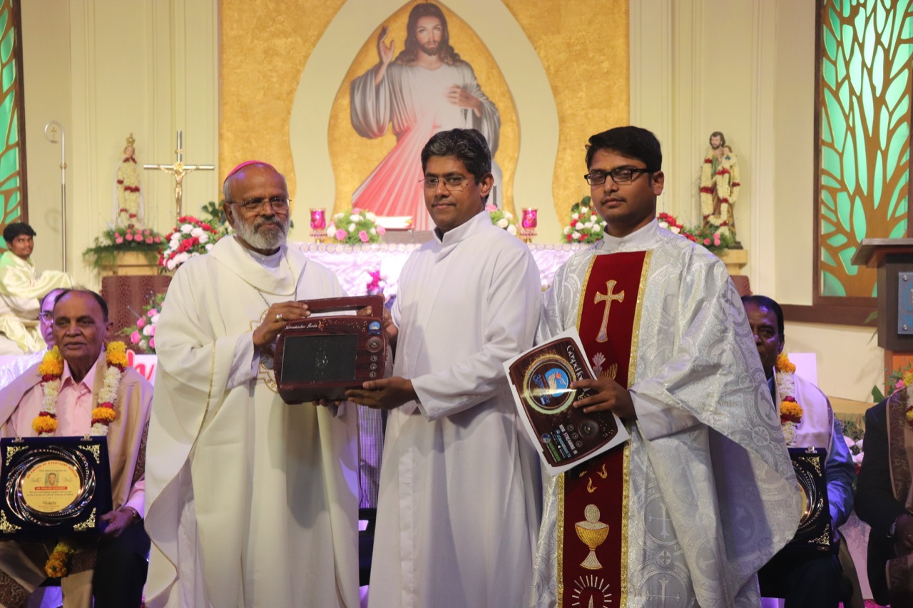 Indore: Importance of praying, felicitation, and worship for healing stressed at Bible Mahotsav - Vimarsana News