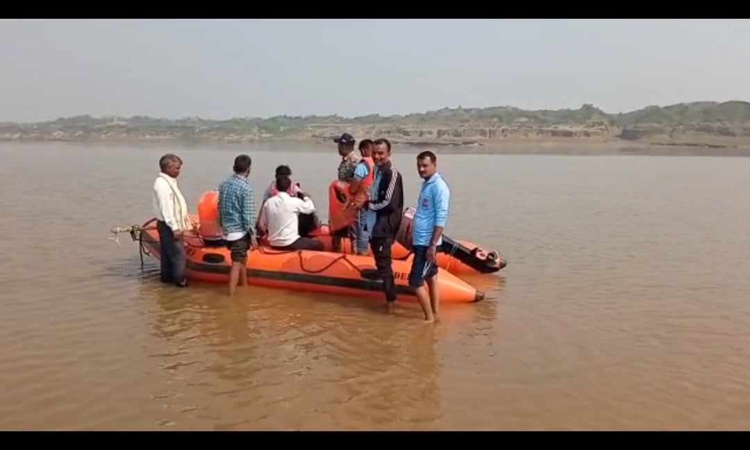 Madhya Pradesh: Crocodile attacks girl on bank of Chambal, search for body on - Vimarsana News