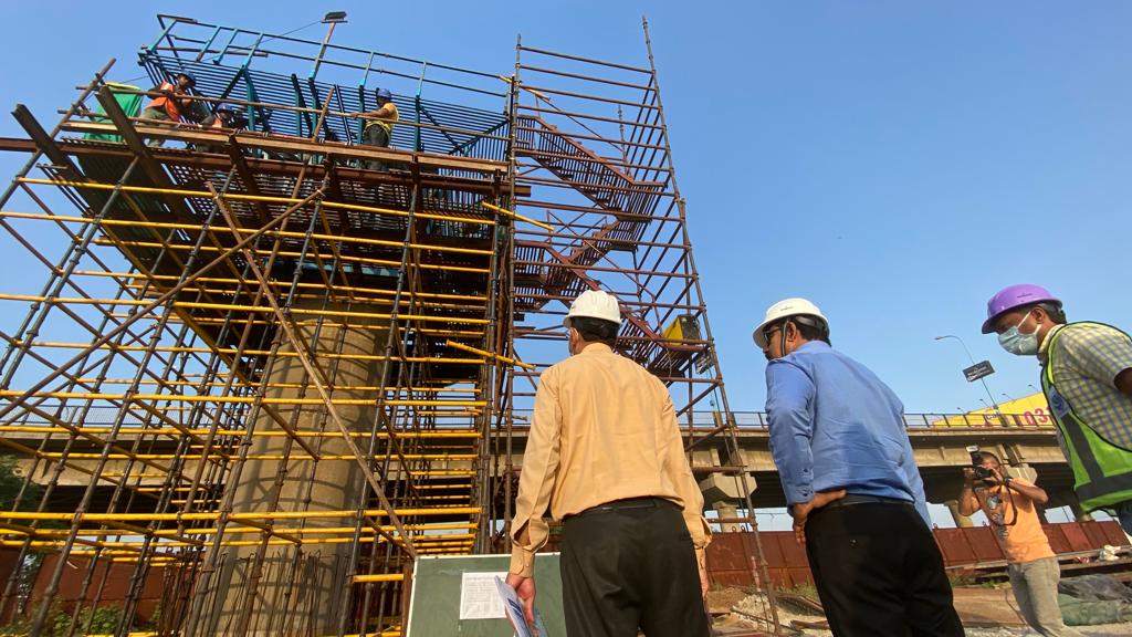 Madhya Pradesh: Lalwani inspects ongoing Metro Rail work in city - Vimarsana News