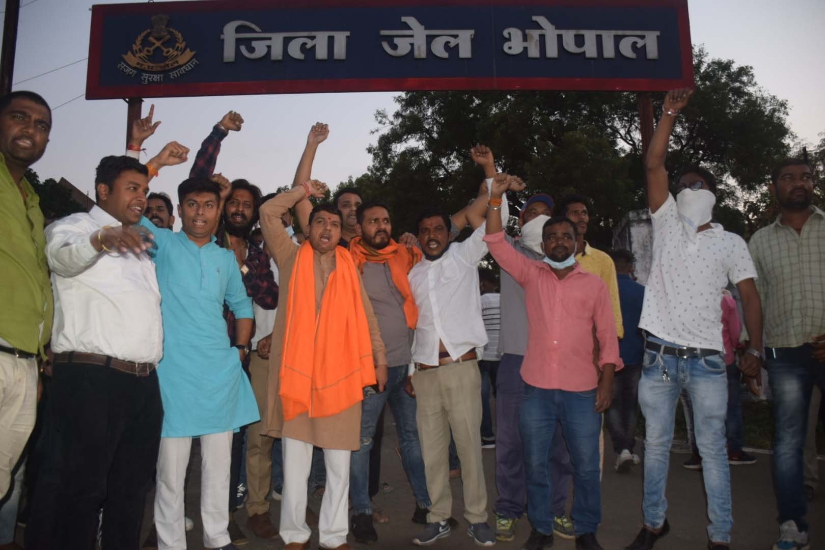 Madhya Pradesh: Vandalism shameful but religious sentiments shouldn't be hurt, cite artists - Vimarsana News
