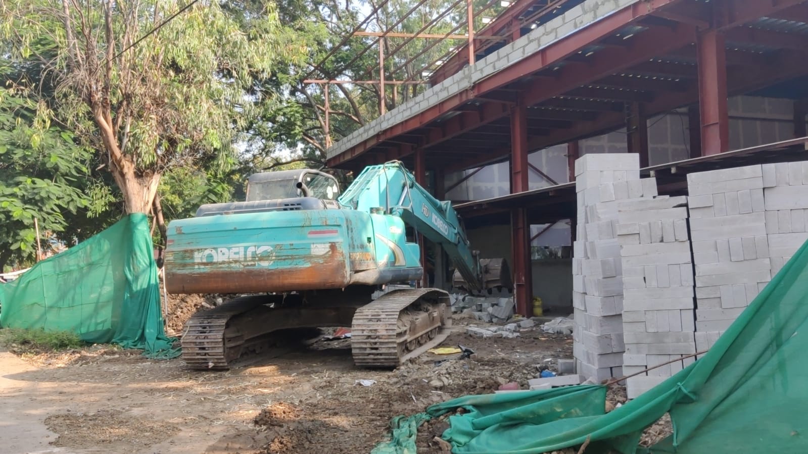 Indore: Municipal Corporation demolishes illegal structure built sans paying building permission fee - Vimarsana News