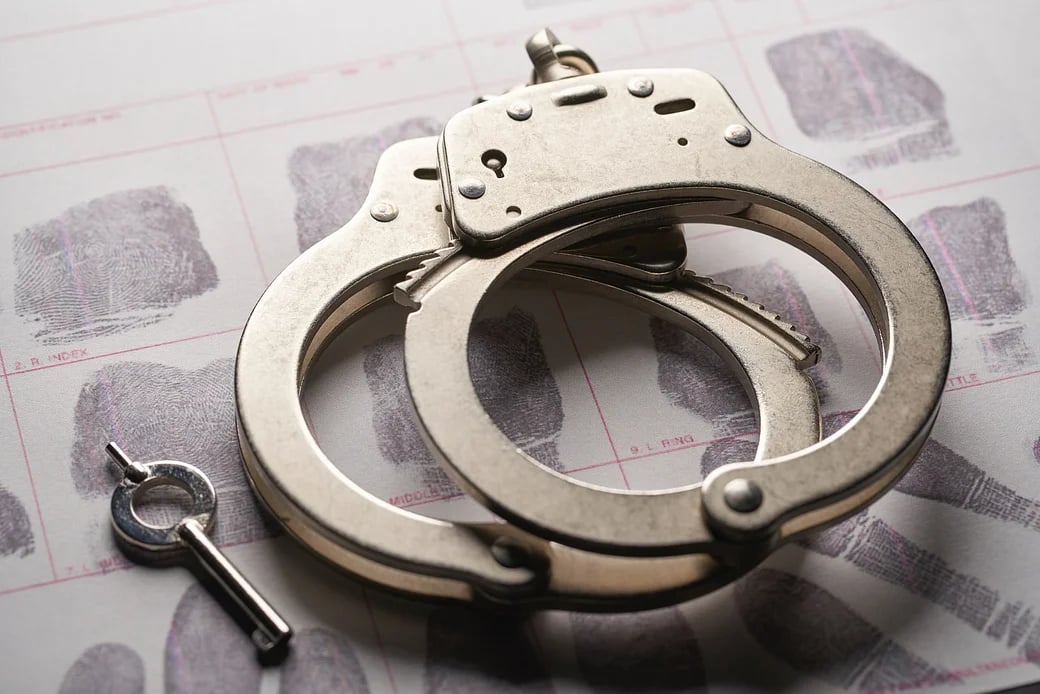 Mumbai: Man calls police control room, abuses women personnel; arrested - Vimarsana News