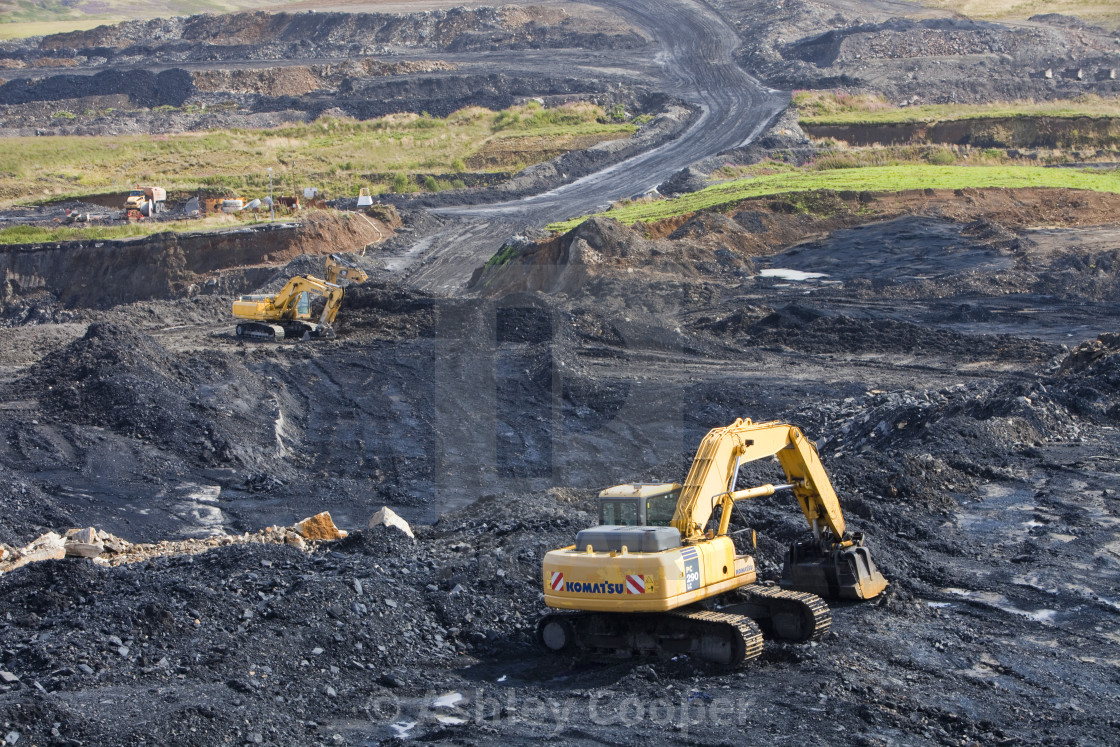 Construction equipment dealers cautiously optimistic on volume growth in FY2023: ICRA - Vimarsana News