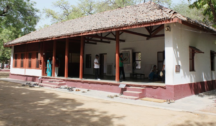 FPJ Legal: Gujarat HC sets aside Tushar Gandhi's plea against Sabarmati Ashram makeover - Vimarsana News