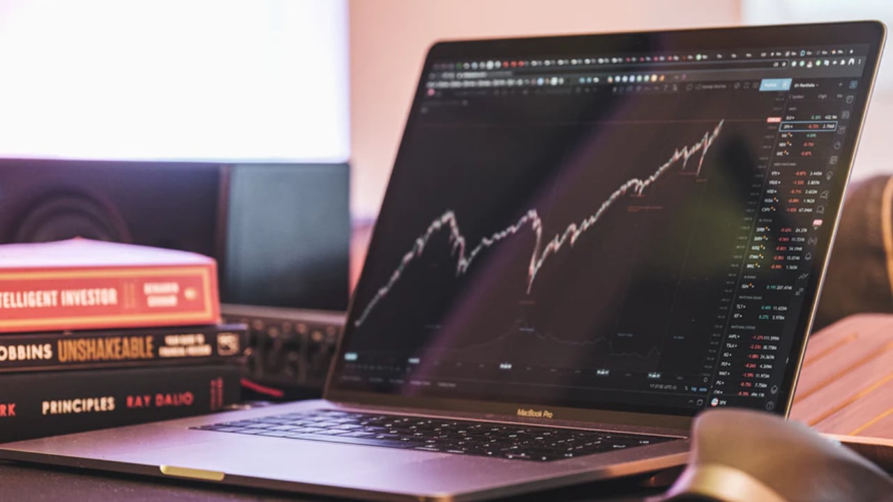 #StockMarket: Enraged investors complain on Twitter as CDSL services down on a busy day - Vimarsana News