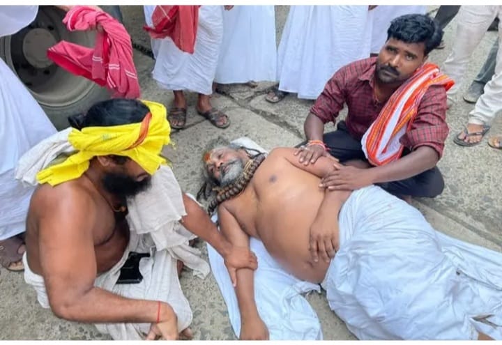 Madhya Pradesh: Computer Baba recieves minor injuries in car mishap on Indore-Ichhapur state highway - Vimarsana News
