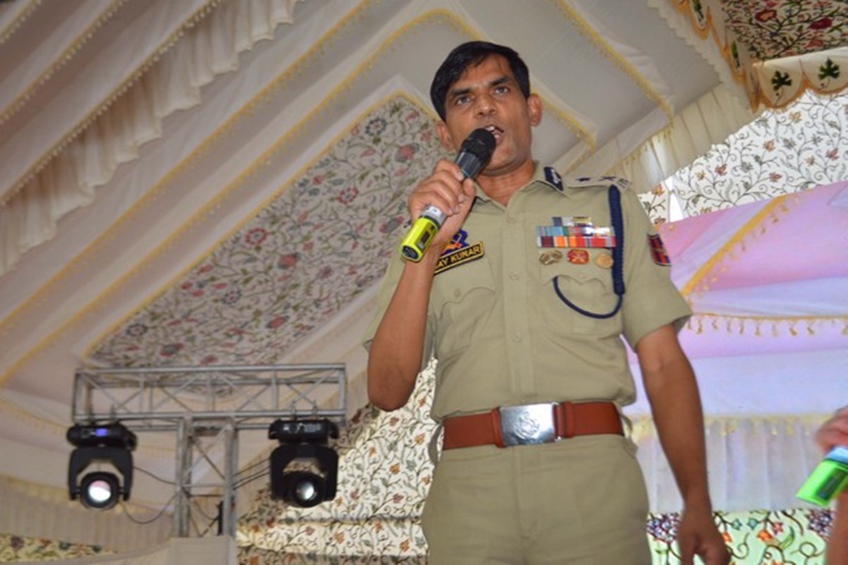 Jammu and Kashmir: Order directing district police to relocate non-local labourers is fake, says Kashmir IGP Vijay Kumar - Vimarsana News