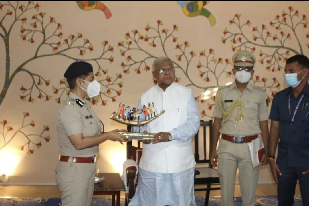 Madhya Pradesh: Guv visits Police Training School in Pachmarhi - Vimarsana News
