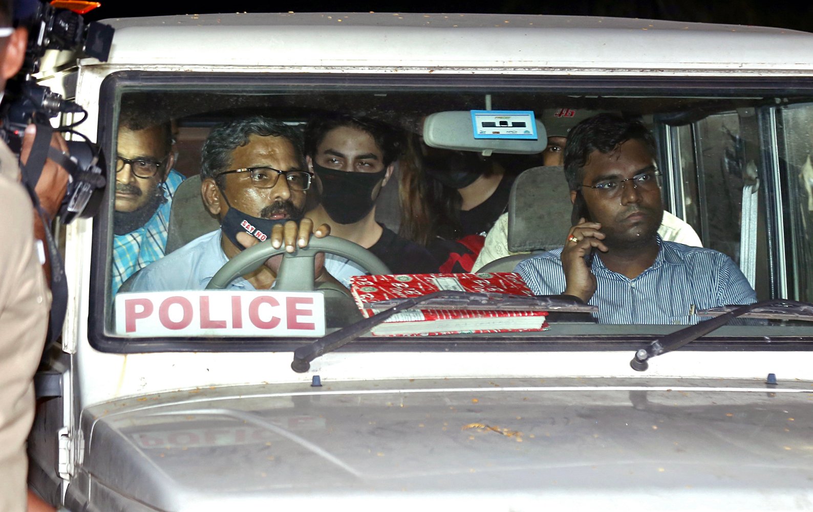 FPJ Legal: Bombay HC grants bail to Aryan Khan, 2 others in cruise drugs bust case - Vimarsana News