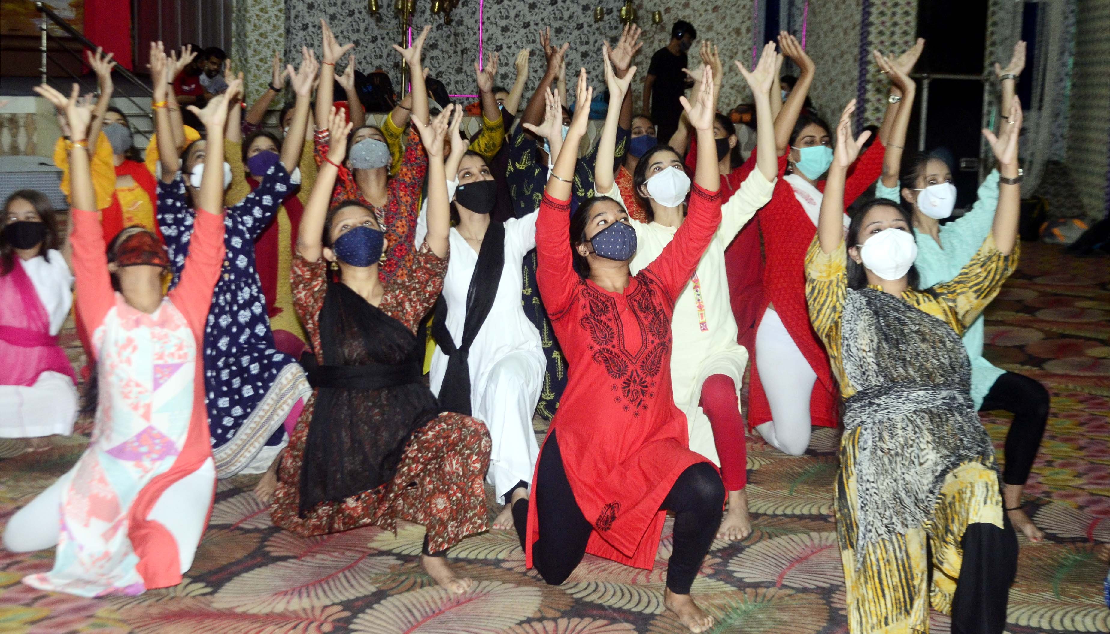 MP Foundation Day: Artistes go vocal for local - Vimarsana News