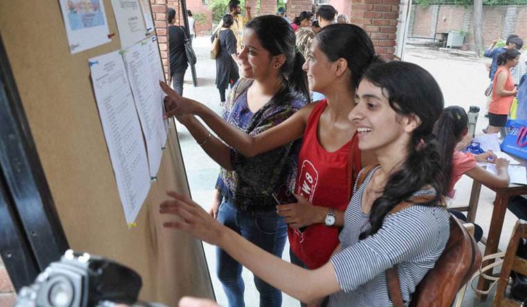 DU 2nd cut off: Marginal decline in required marks; admission procedure to commence today - Vimarsana News