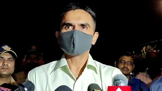 NCB vs NCP: 'Wife used to call me Dawood out of love,' says Sameer Wankhede's father Dnyandev - Vimarsana News