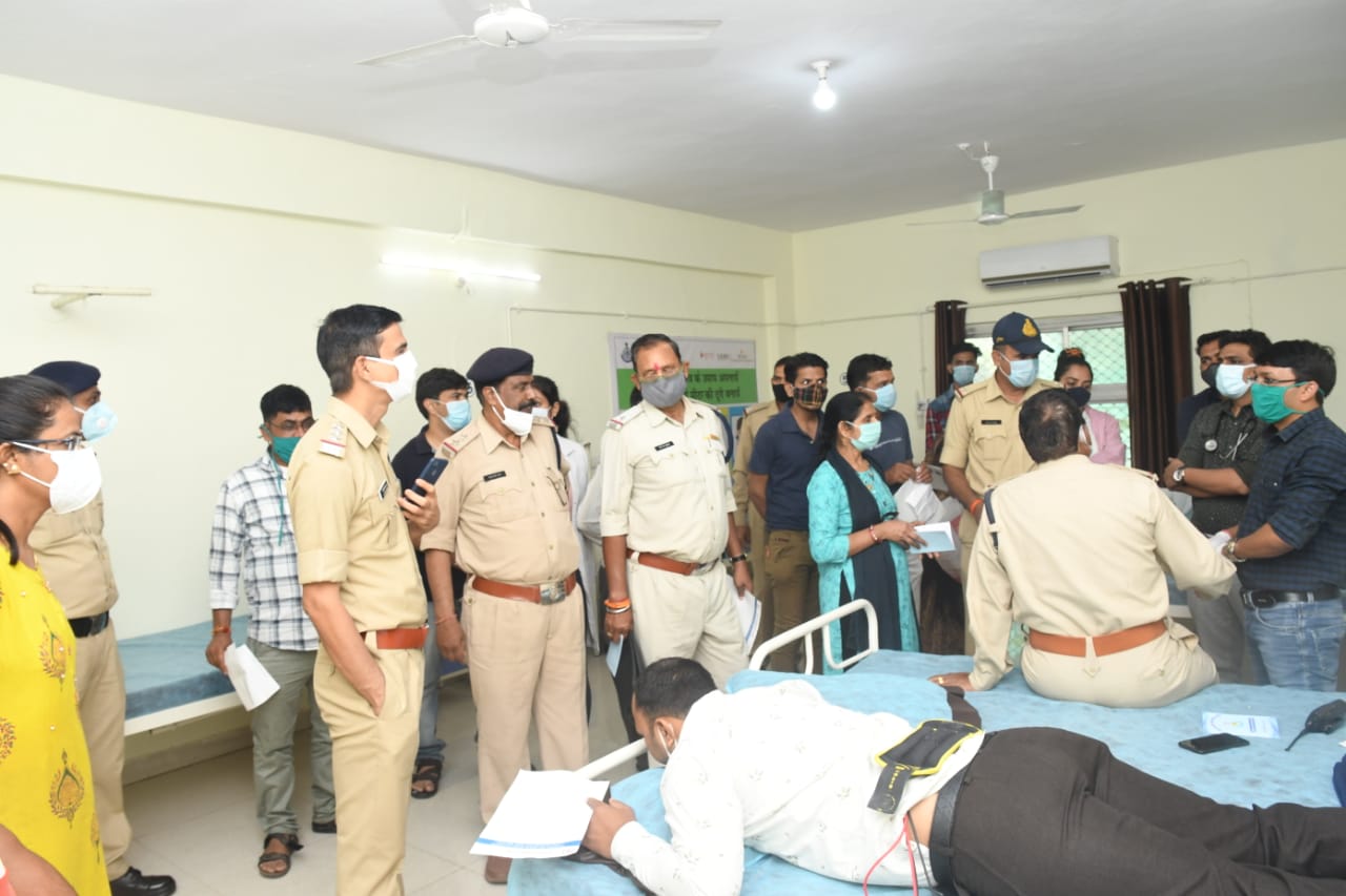 Indore: Physiotherapy camp held for police staff, families - Vimarsana News