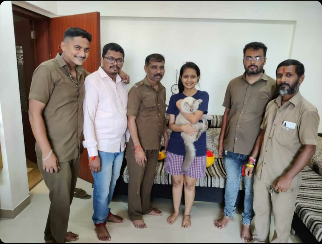 Thane Disaster Cell rescue Himalayan pointer cat of Marathi actor Gauri Kulkarni - Vimarsana News