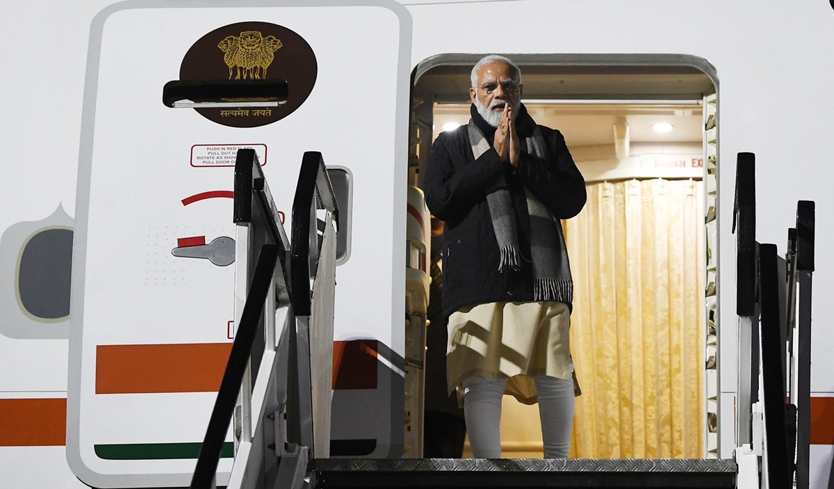 COP26 summit: PM Narendra Modi arrives in UK, welcomed with singing of 'Modi Hai Bharat Ka Gehna' - Vimarsana News