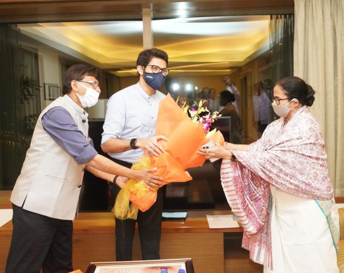 Mumbai: Mamata Banerjee contemplating alliance sans Congress, says Sanjay Raut - Vimarsana News