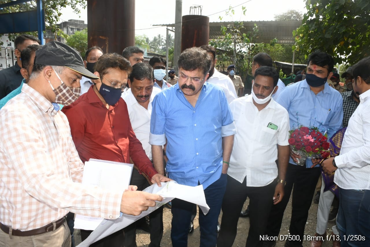 Mumbai: MHADA to scrap LOI granted to developers who failed to start the redevelopment work, says Housing Minister Jitendra Awhad - Vimarsana News