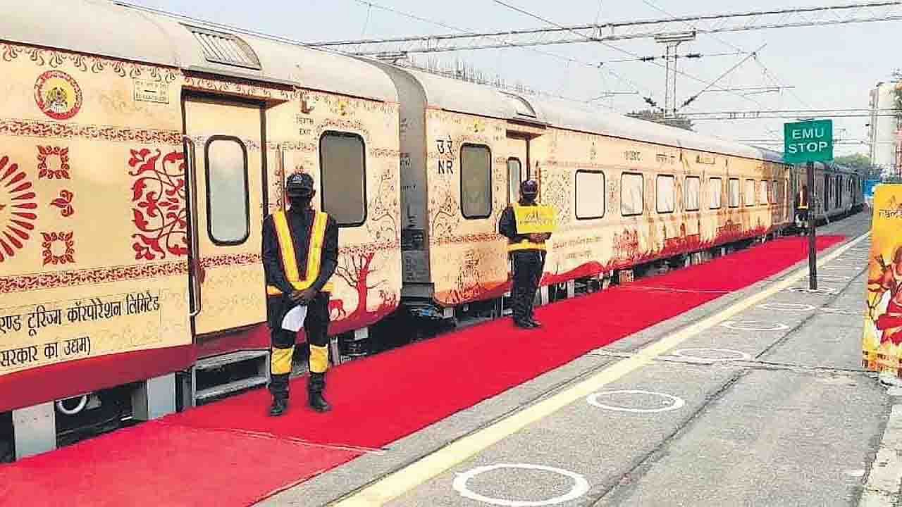 Indian Railways launch theme-based 'Bharat Gaurav Trains' - Vimarsana News