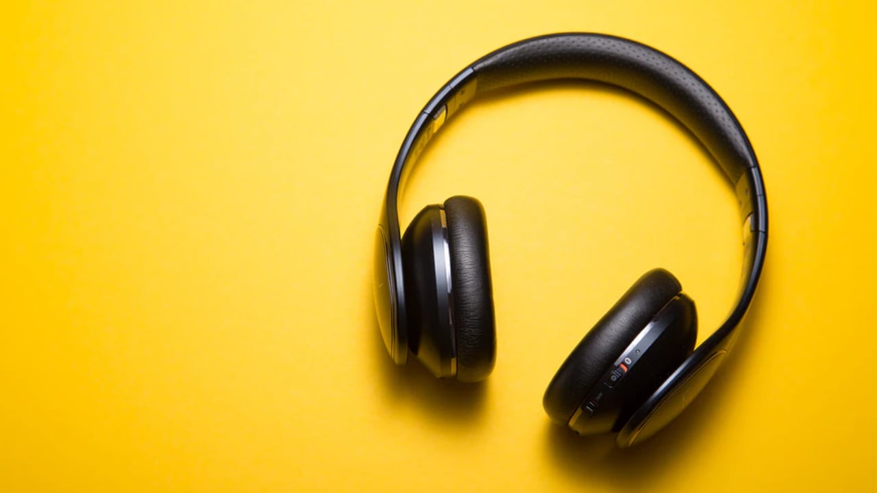 Amazon Music is bringing auto-generated, synced transcripts to THESE podcasts - Vimarsana News