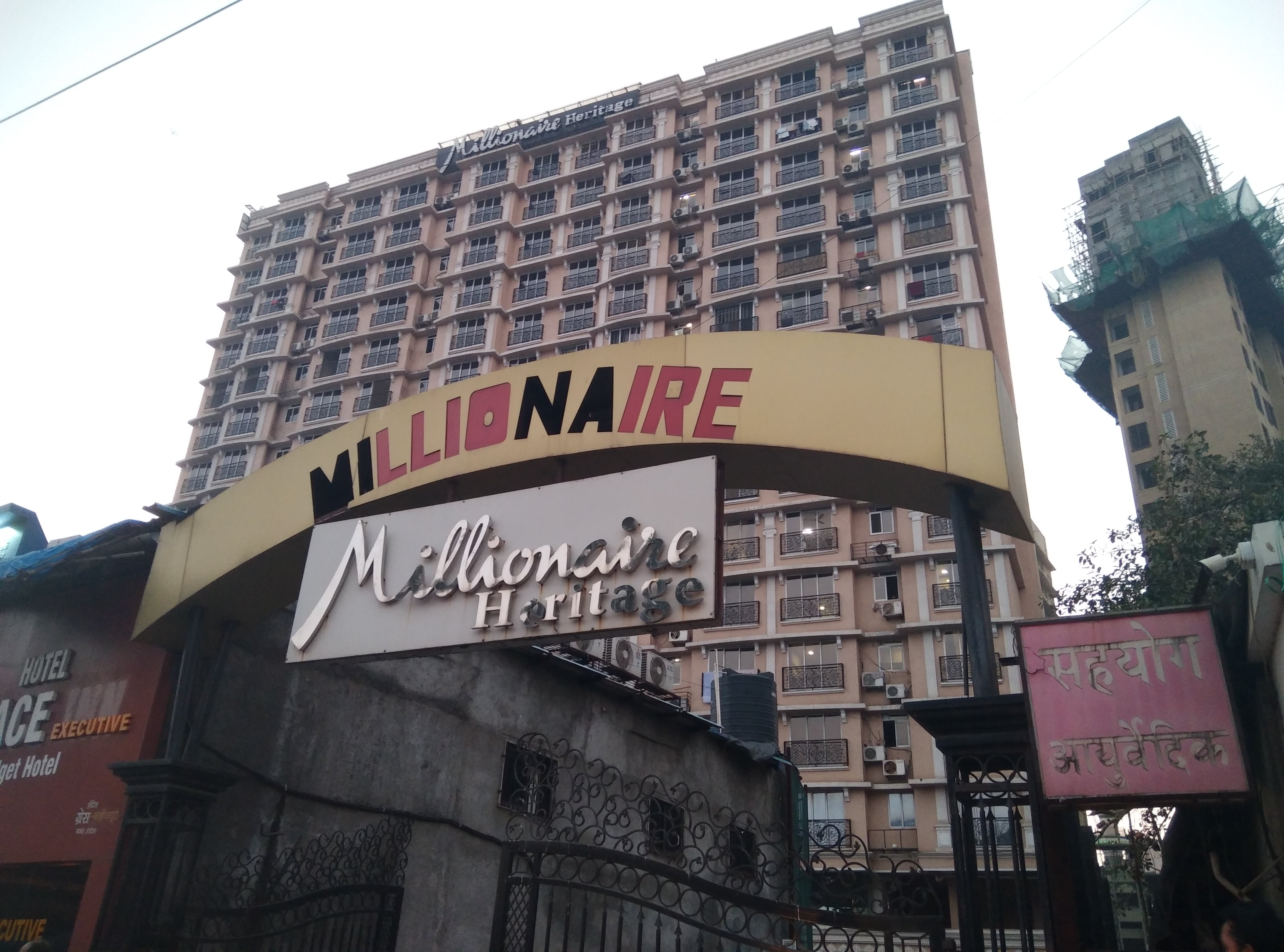 Mumbai: Ukrainian national falls to death from 12th floor in Andheri - Vimarsana News
