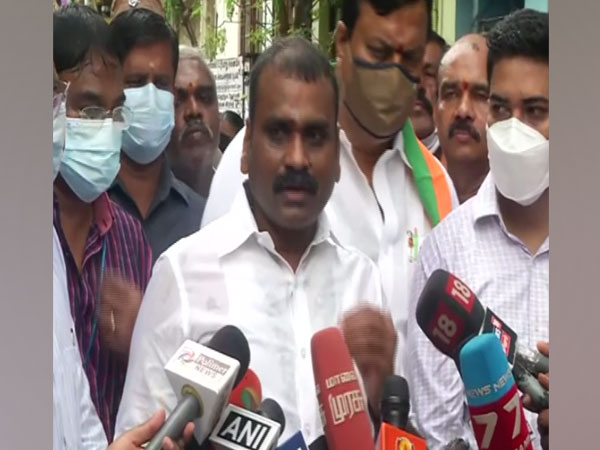 Chennai: MoS L Murugan launches COVID-19 vaccination drive at doorstep - Vimarsana News