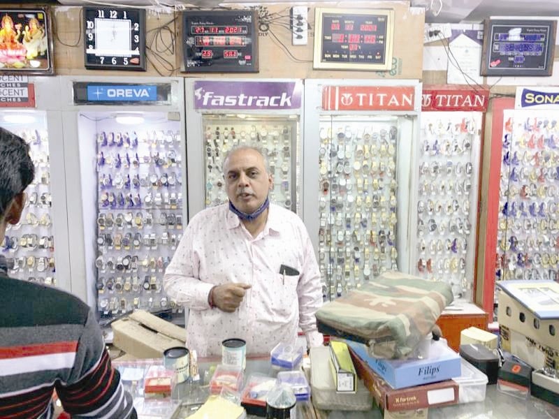 Madhya Pradesh: Action against shops selling fake watches with branded firms' tags - Vimarsana News