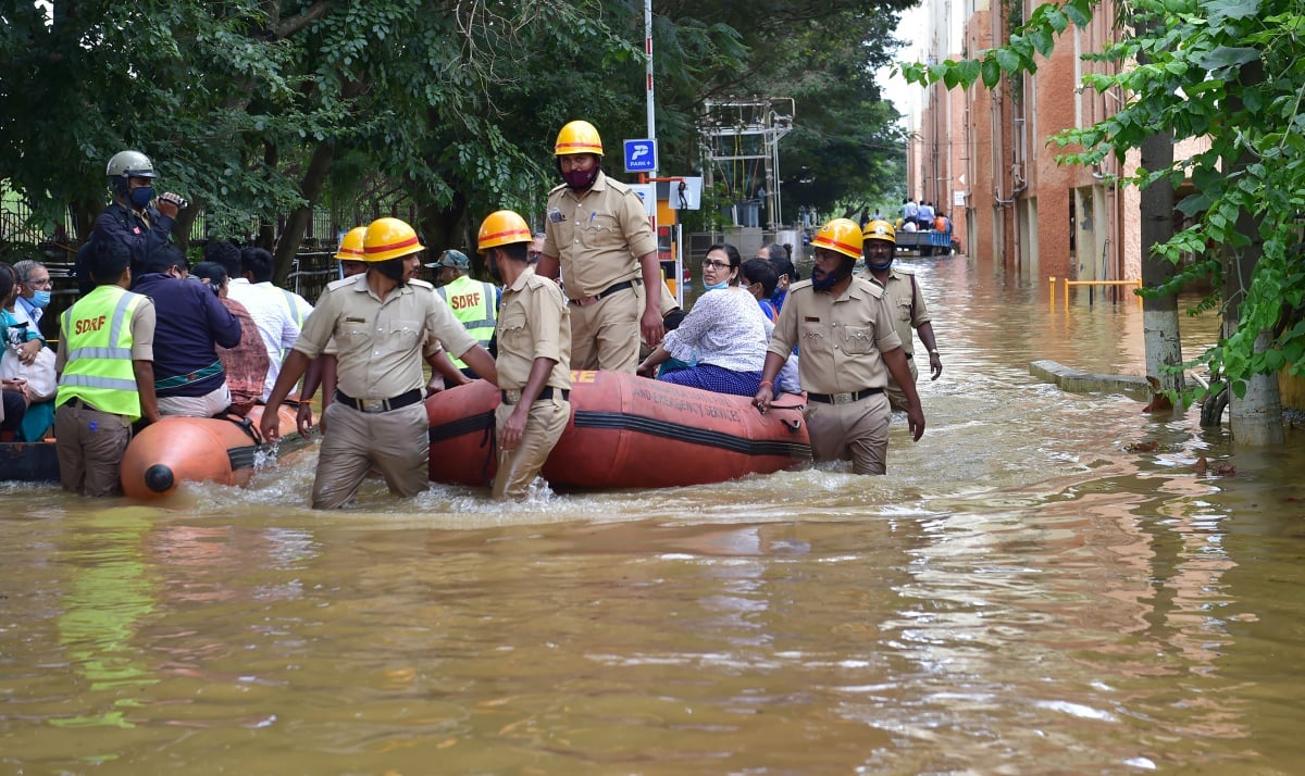 Karnataka: Bengaluru's Manyata Tech Park flooded due to incessant rain; CM Basavaraj Bommai inspects - Vimarsana News