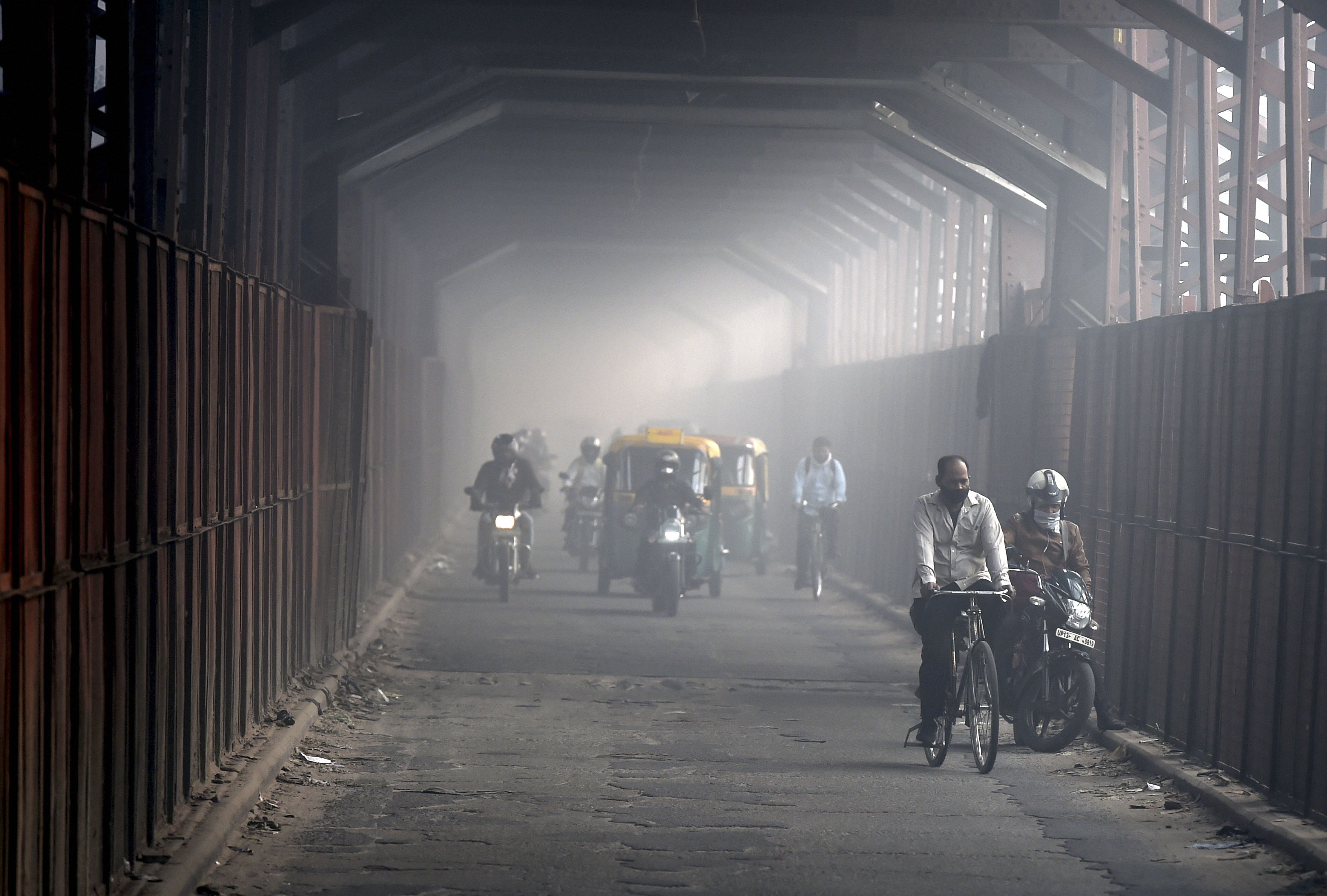 'Delhi's air more harmful than cigarette smoking': AIIMS chief Dr Randeep Guleria as national capital's AQI reaches 'hazardous' level - Vimarsana News