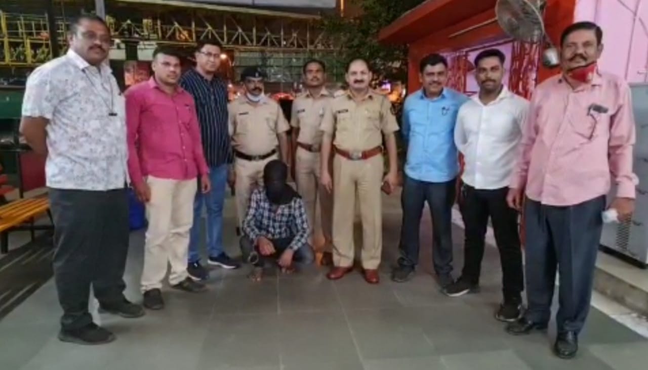 Government Railway Police arrests 29-year-old mobile snatcher in Kalyan - Vimarsana News