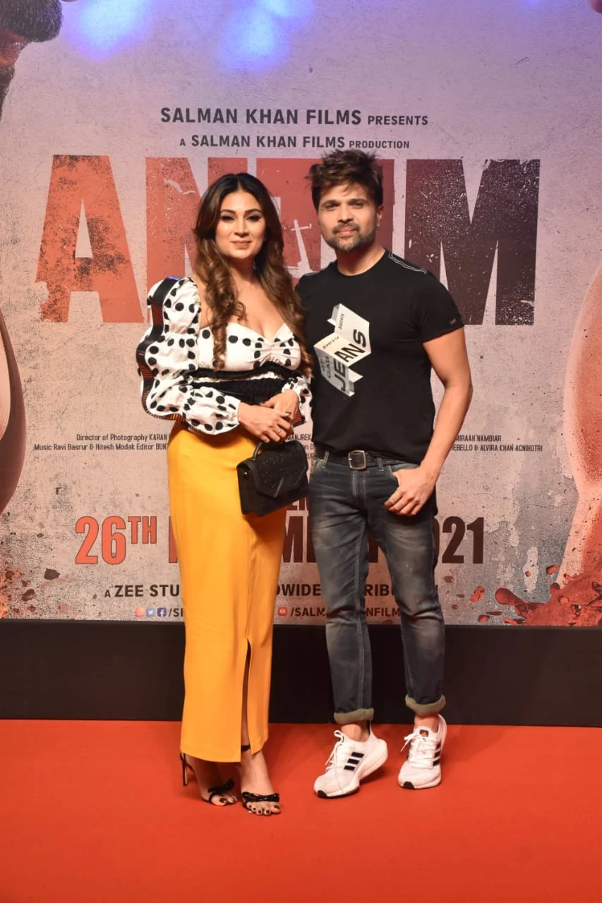 Himesh Reshammiya with wife Sonia Kapur
