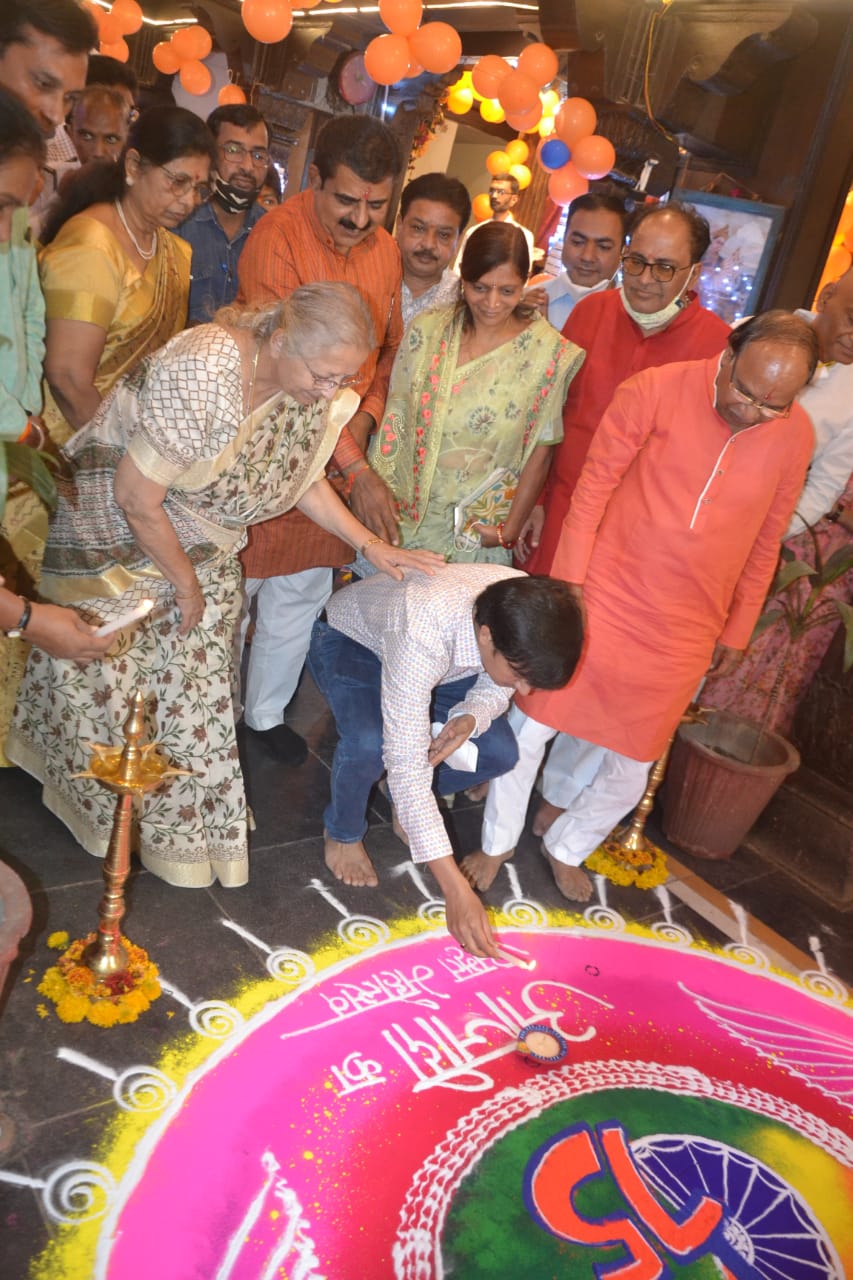 Indore: 265 city temples decorated with rangoli on Dhanteras - Vimarsana News