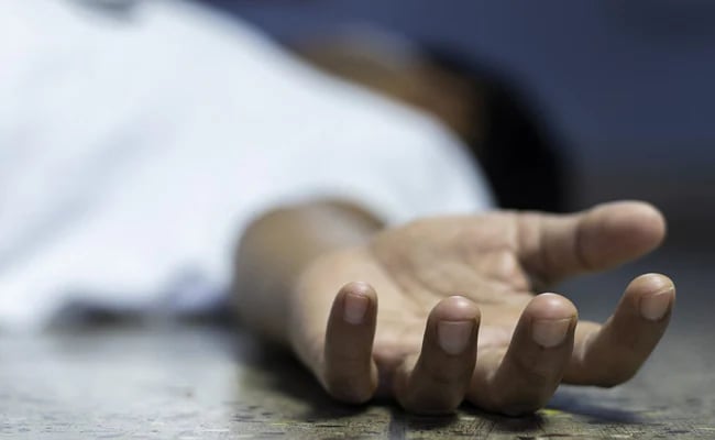 Maharashtra: Youth dies after falling from second floor in Bhiwandi while taking selfie - Vimarsana News