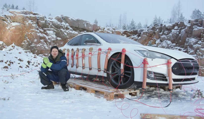 Shocking! This Tesla owner blew up his car with dynamite over battery replacement - Vimarsana News