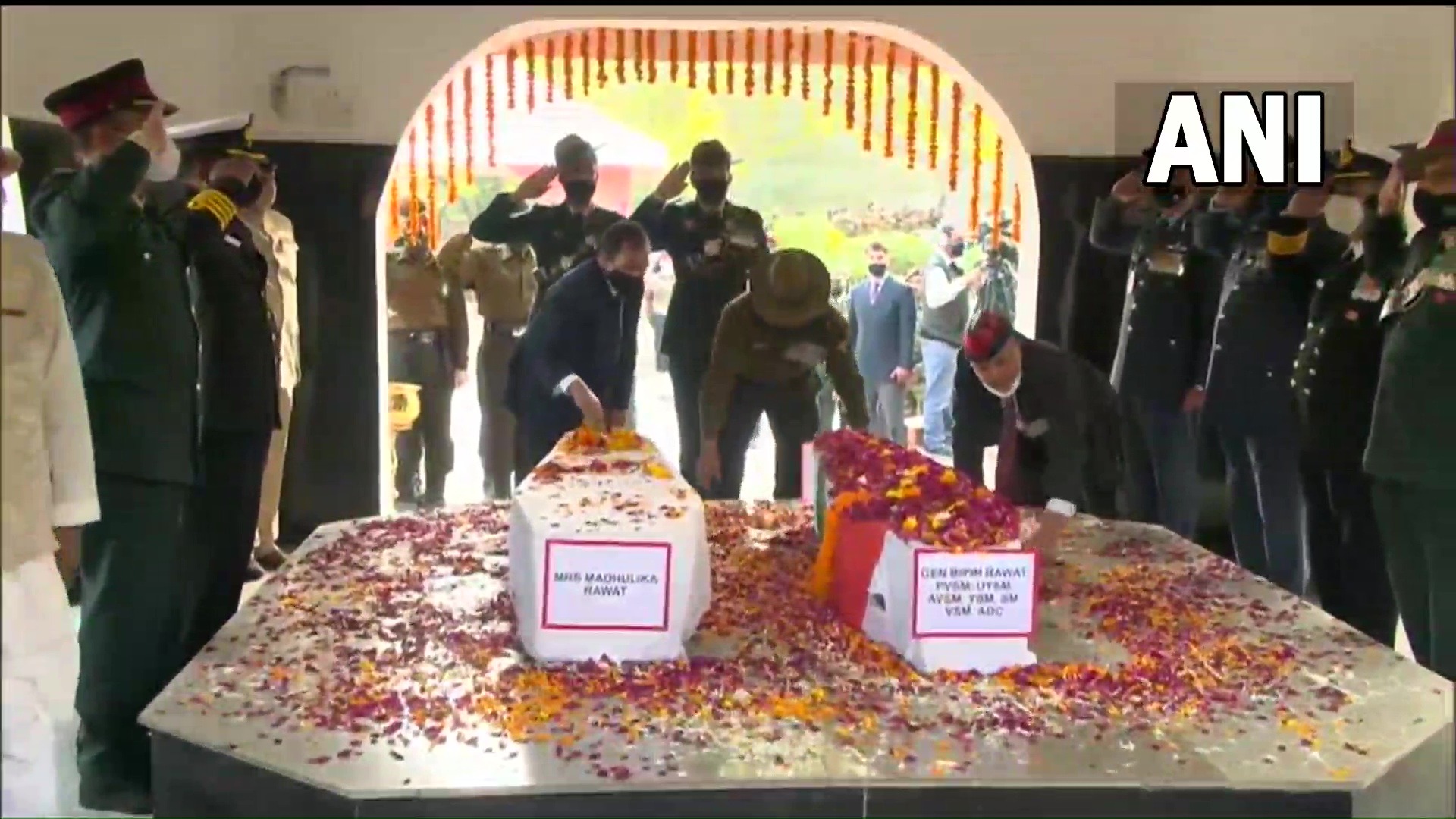 Watch: CDS General Bipin Rawat laid to final rest with full military honours, 17-gun salute; their daughters Kritika and Tarini perform last rites - Vimarsana News