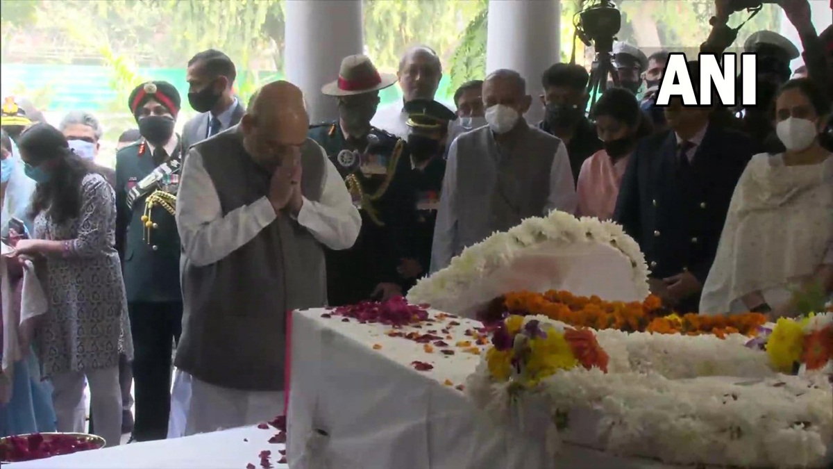 CDS General Bipin Rawat, wife's mortal remains brought to their Kamraj Marg residence; Home Minister Amit Shah pays last respects - Vimarsana News