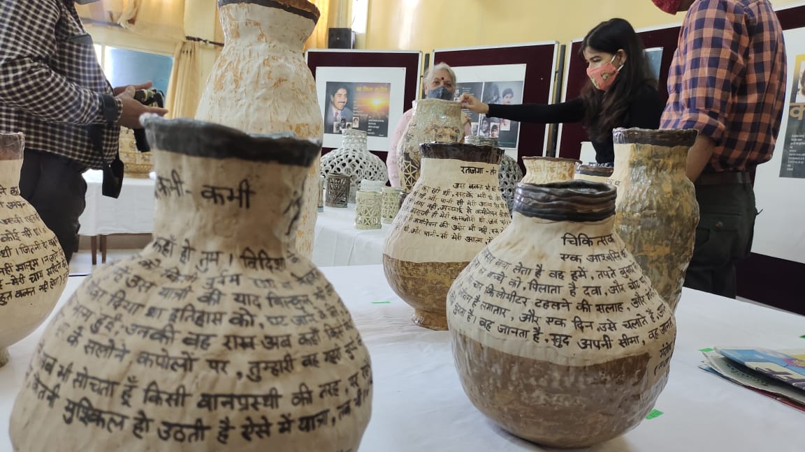 Bhopal: Ceramist Nirmala Sharma writes hubby's poems on pottery - Vimarsana News