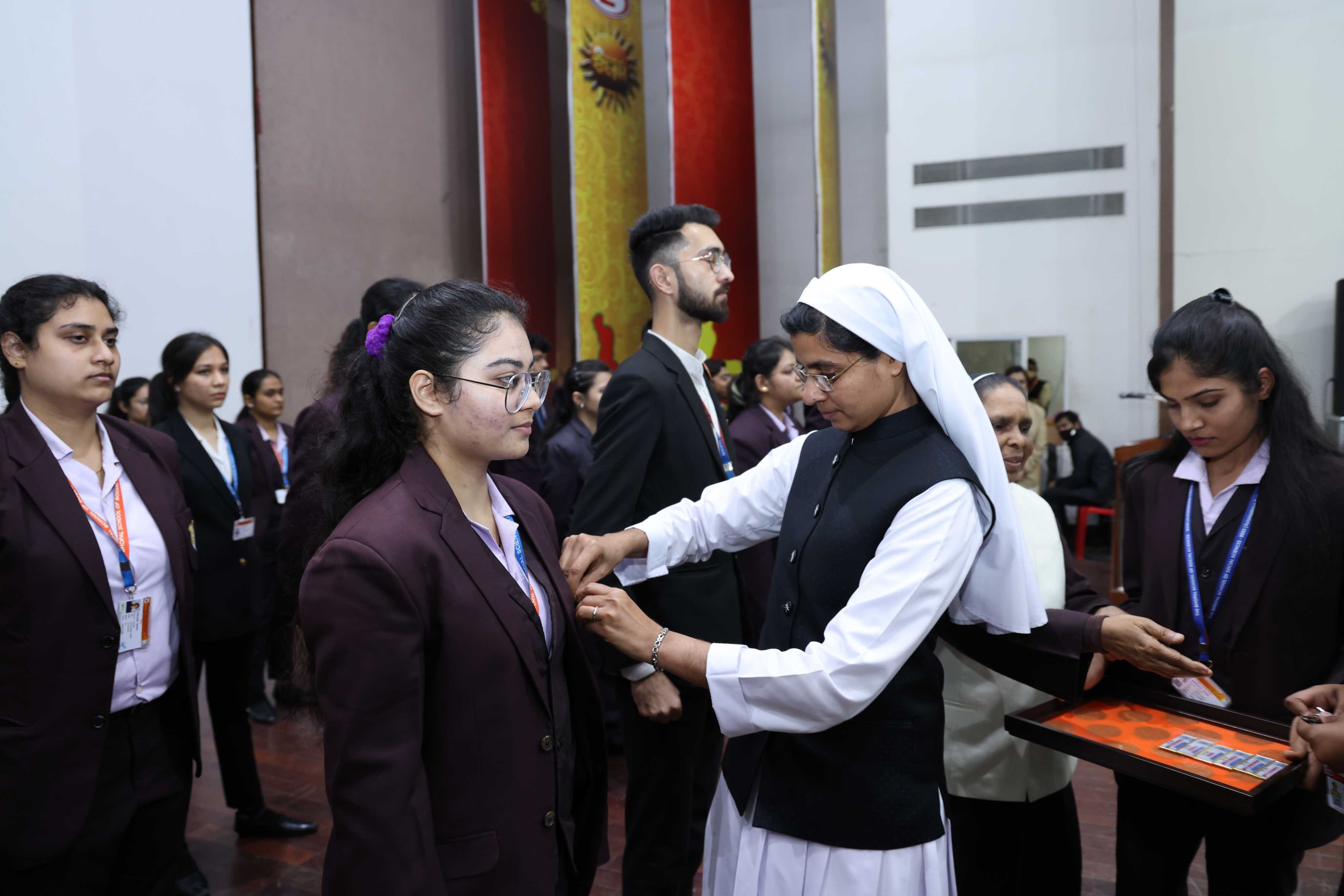 Bhopal: Leaders are not born but are made by their experiences in life, says principal of School of Social Sciences Father John PJ - Vimarsana News