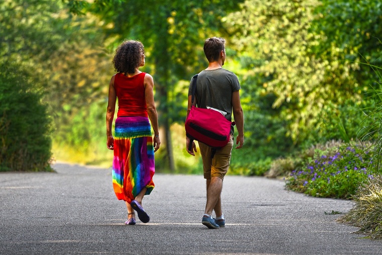 Candid Corner - Explained: What it means to be an 'island' in a relationship - Vimarsana News