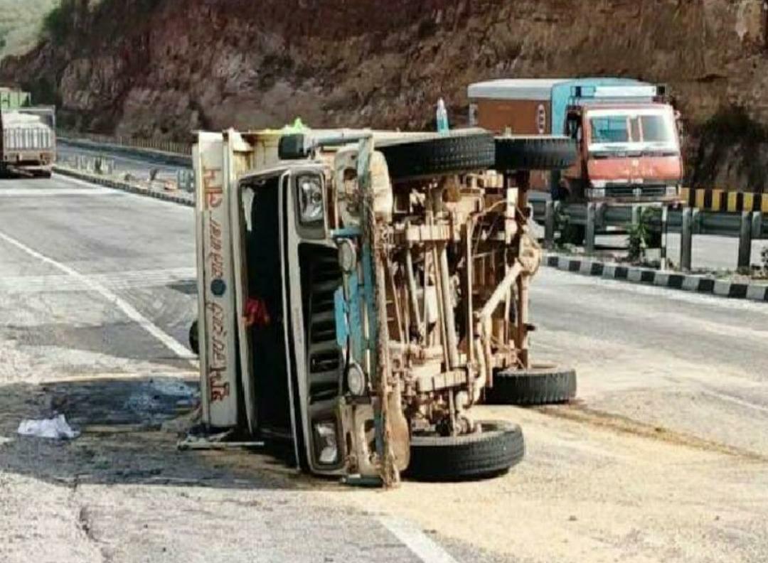 Datia: Dumper hits Bolero, 2 die, 3 sustain serious injuries - Vimarsana News