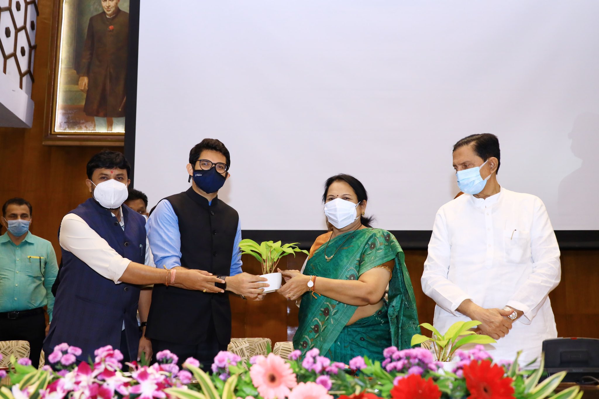 Mumbai: Aaditya Thackeray bats for implementation of climate action plan with participation of elected representatives - Vimarsana News