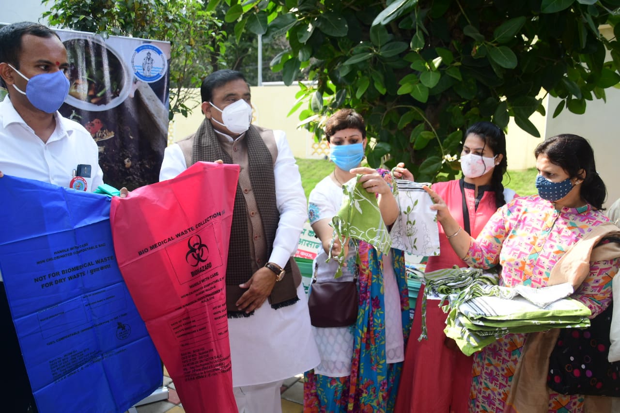 Bhopal Municipal Corporation comes up with 'Dular Kits', homemade compost and compostable carry bags - Vimarsana News